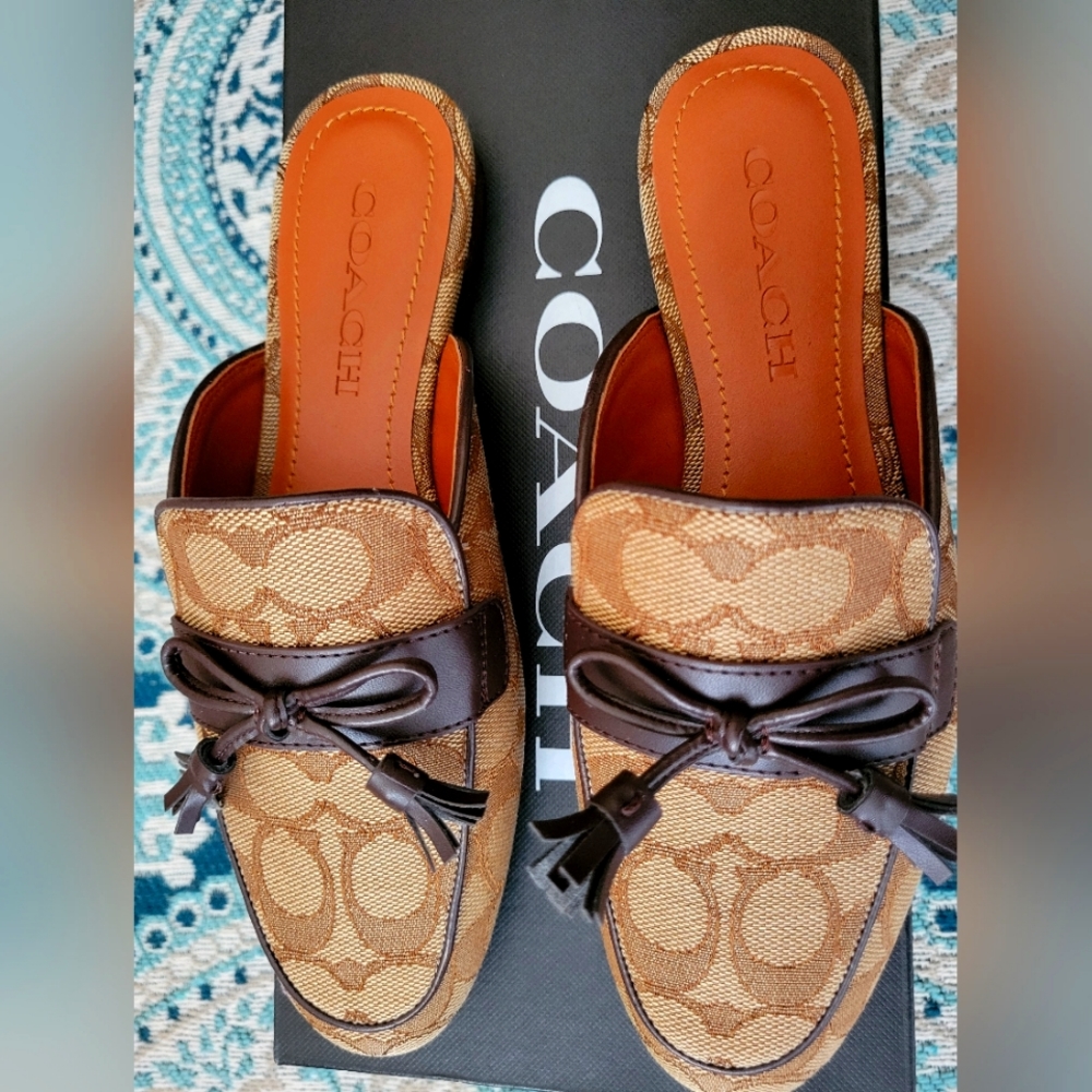 Coach Stassi Signature JACQ Slide - Picture 4 of 5